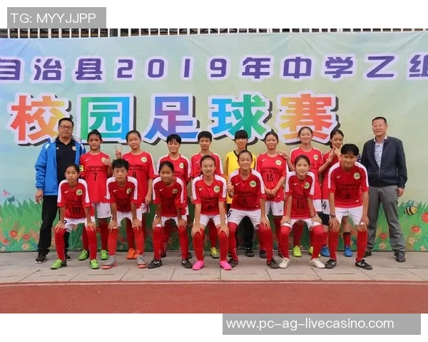 重庆七中足球队奋勇拼搏展现青春风采助力校园文化建设与发展